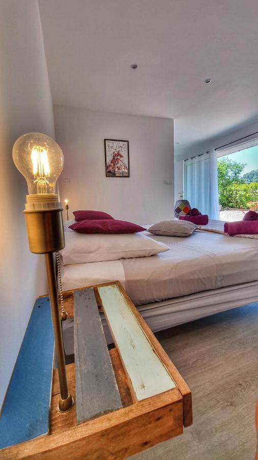La Maison Du Bonheur Cotignac Esterno foto